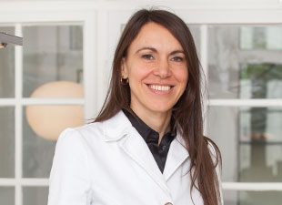 Dr. Jelena Schmitz